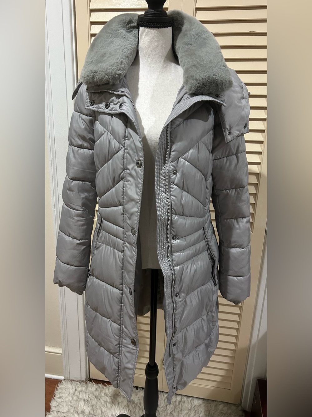 London Fog Light Gray Quilted Long Puffer Coat with Faux Fur Collar